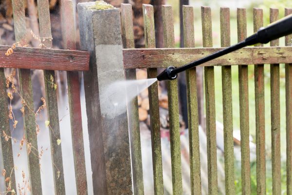Fence Dirt Removal in Baton Rouge