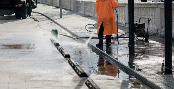 Parking Lot Pressure Washing in Baton Rouge