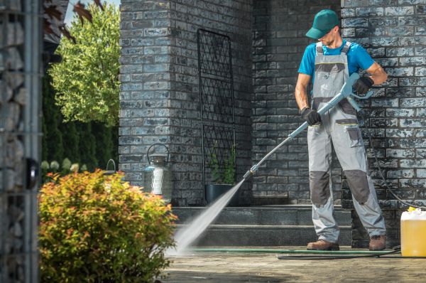 Outside House Cleaning in Baton Rouge