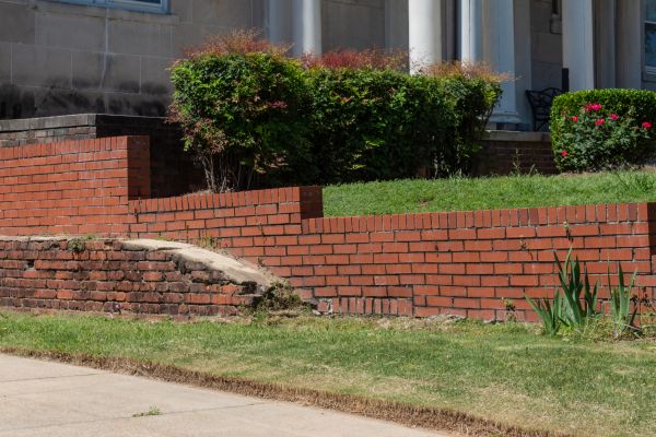 Retaining Wall Cleaning in Baton Rouge