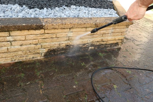 Retaining Wall Power Washing in Baton Rouge