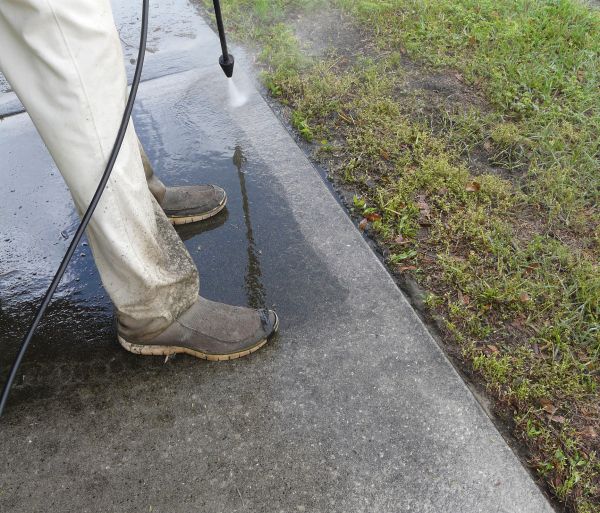Concrete Slab Powerwashing in Baton Rouge