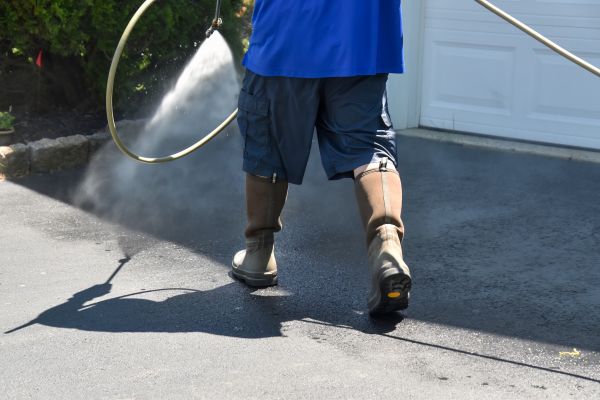 Asphalt Powerwashing in Baton Rouge